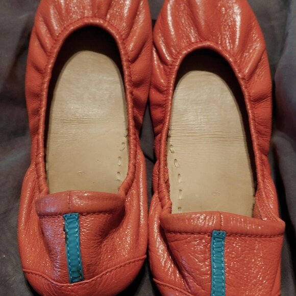 NWOB TIEKS by Gavrieli Poppy Orange Coral Leather Ballet Flats - Picture 3 of 5